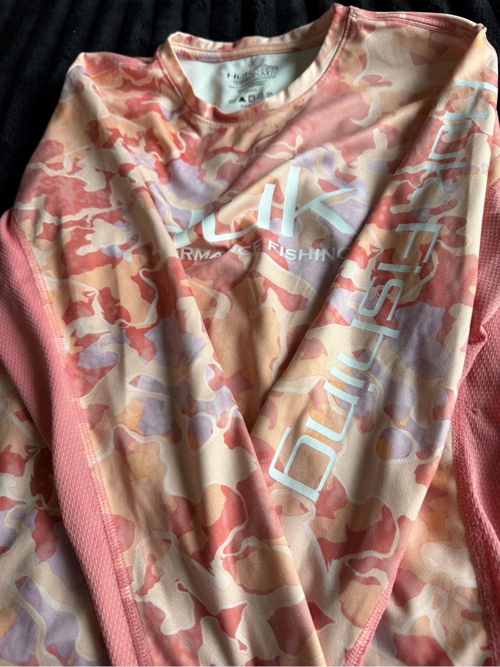 Huk women’s ' Performance Fishing Long-Sleeve Shirt - Pink Camo - Picture 4 of 5